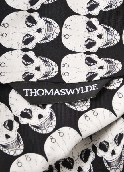 Black and White Skull Pattern Scarf