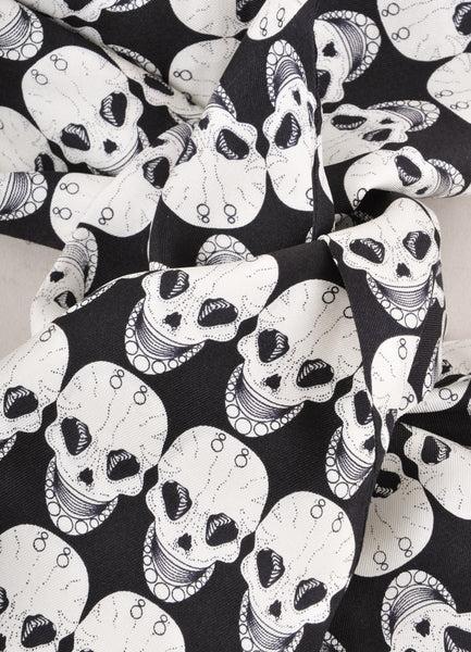 Black and White Skull Pattern Skinny Scarf